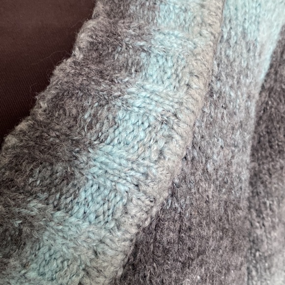 Woolrich women’s v-neckline knit slouchy ombré turquoise/grey sweater Size M - Picture 5 of 17